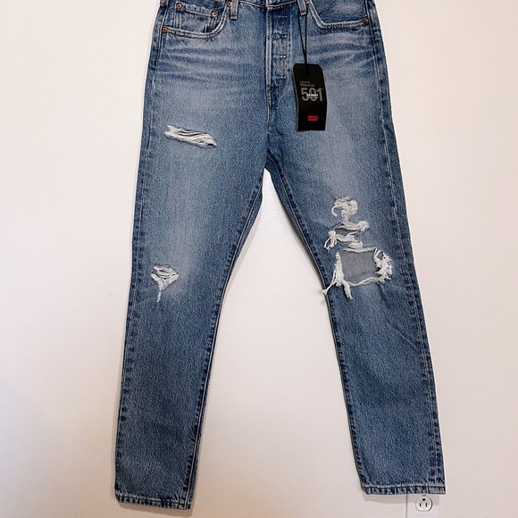 NWT Women’s 501 Levi’s - Picture 2 of 5